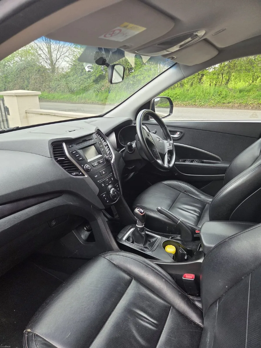 Hyundai Santa Fe 2014 - Image 2