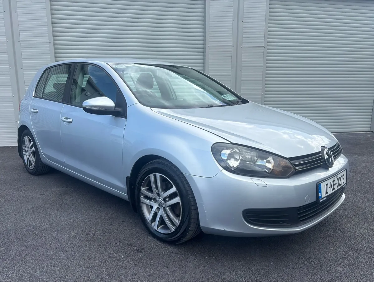 VOLKSWAGEN GOLF CL 1.6 TDI 5DR AUTO DSG - Image 1