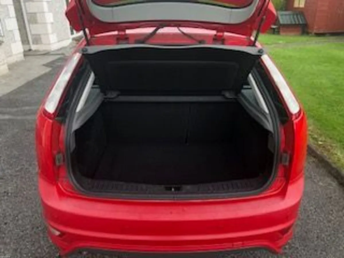 Ford Focus - 2010 - 1.6L - Tax and NCT - Image 4