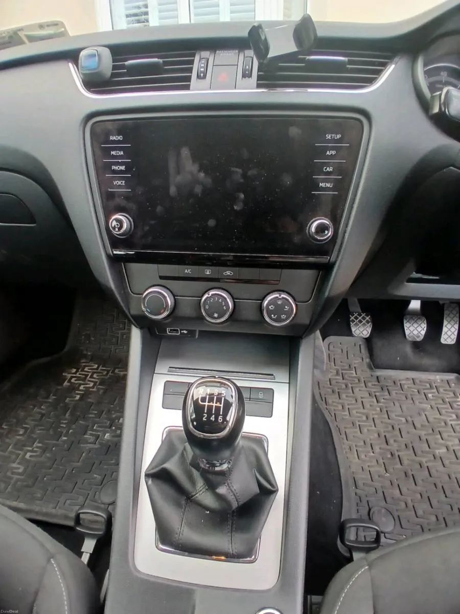 Skoda Octavia Estate - Image 4