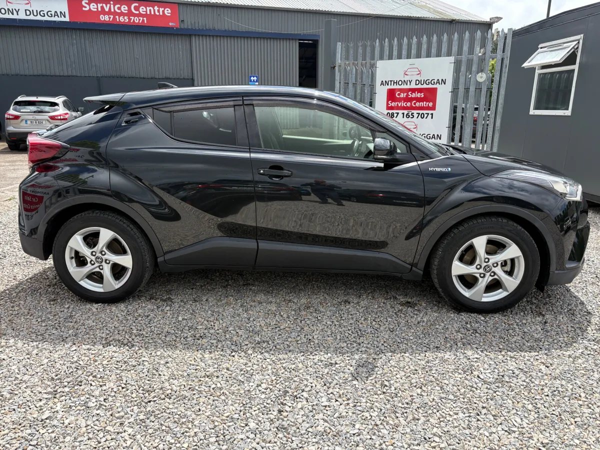 2018 Toyota C-hr 1.8 hybrid - Image 2