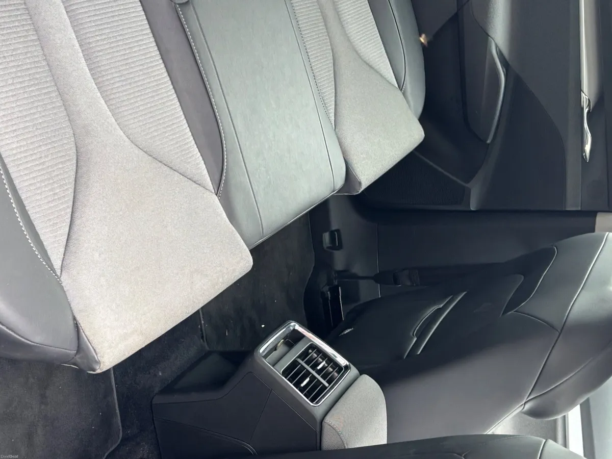 Skoda Enyaq 2023 - Image 2
