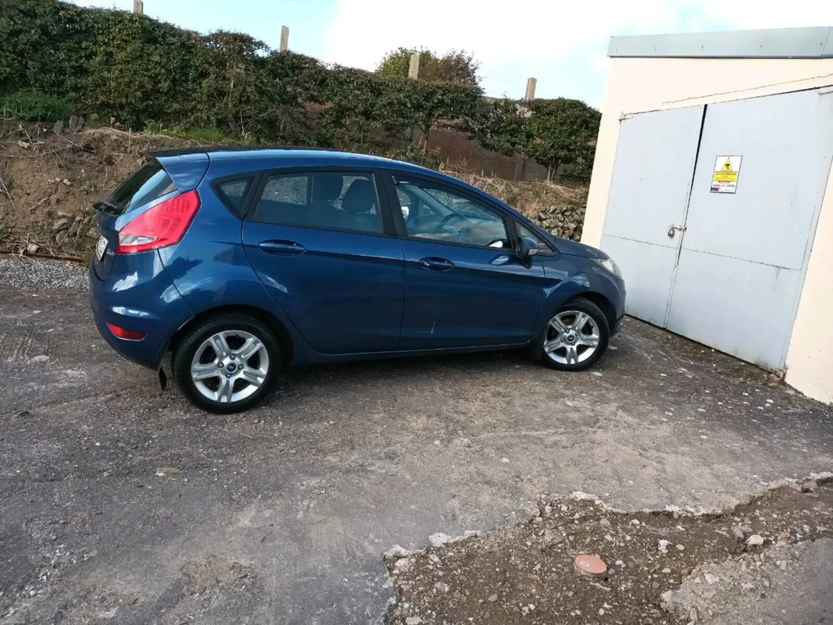 Ford fiesta - Image 2
