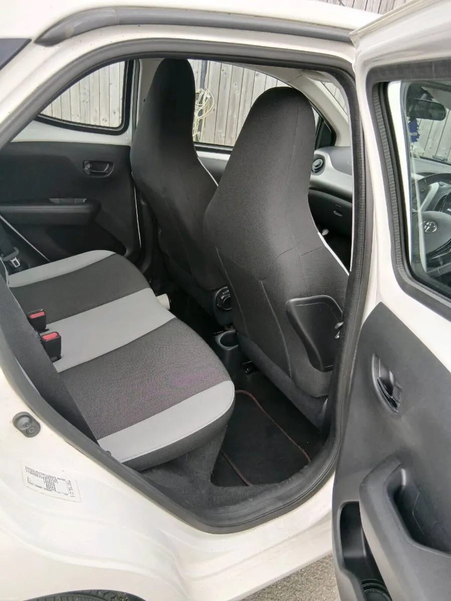 Toyota aygo (automatic)(6500) - Image 3
