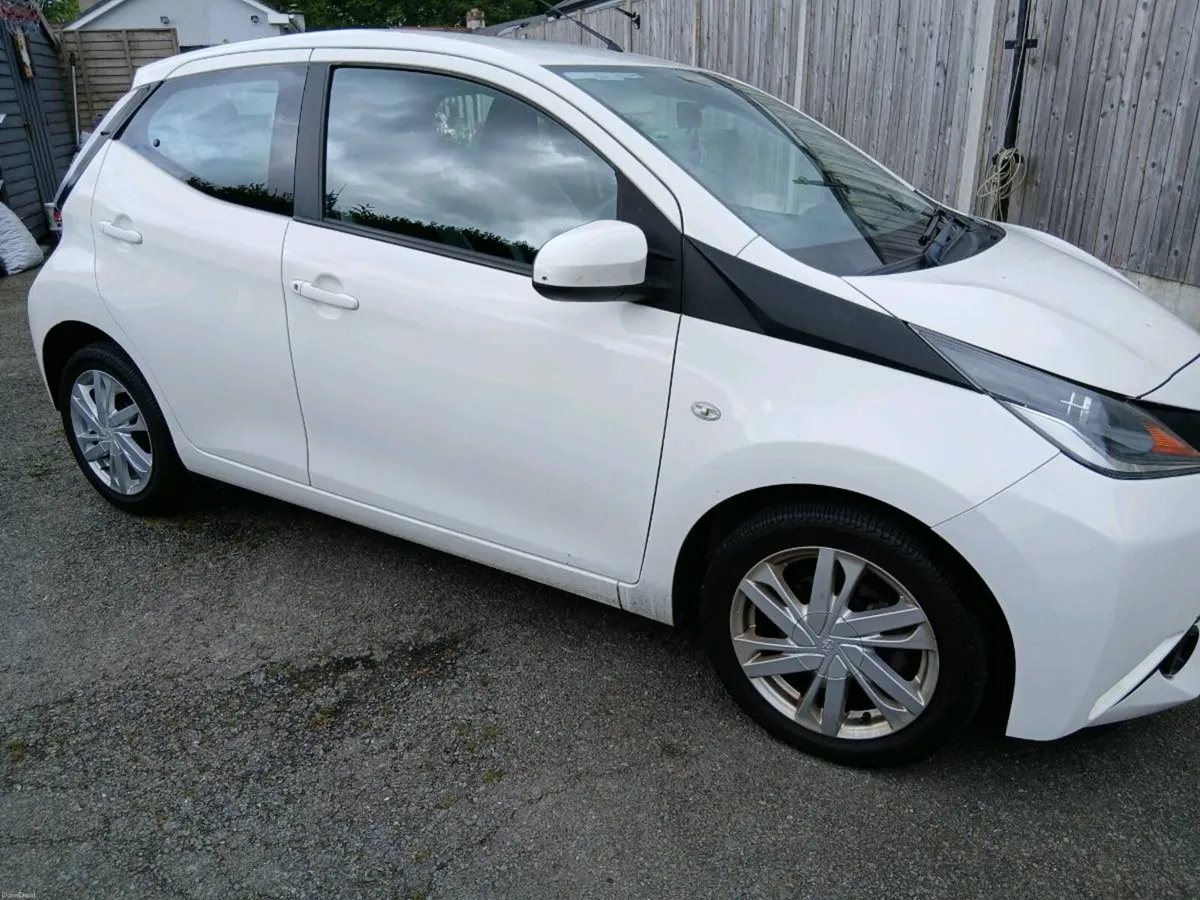 Toyota aygo (automatic)(6500) - Image 1