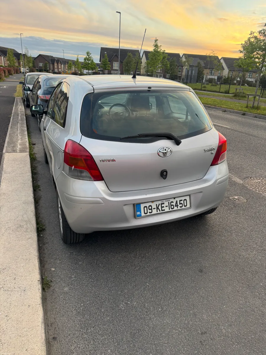 Toyota Yaris 2009 - Image 3
