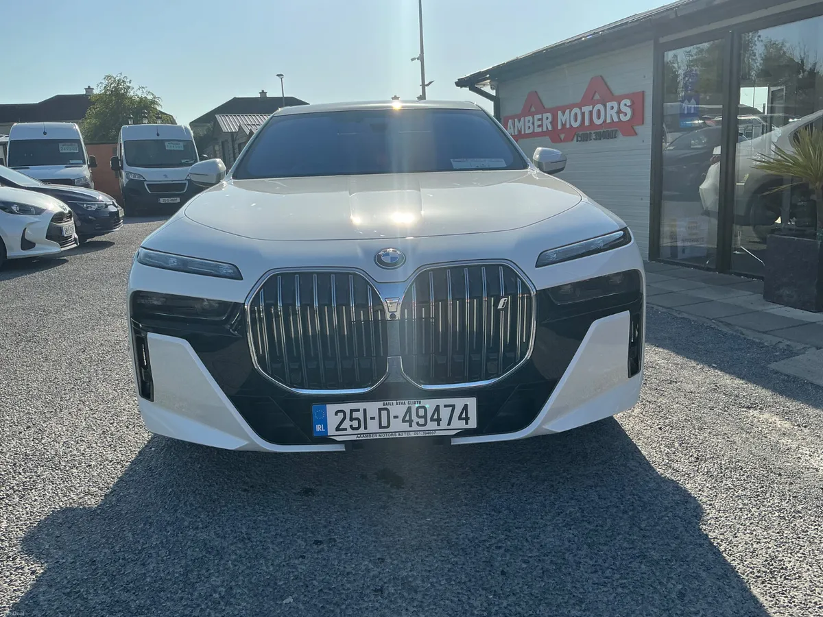 2025 - BMW  i7 - Image 4