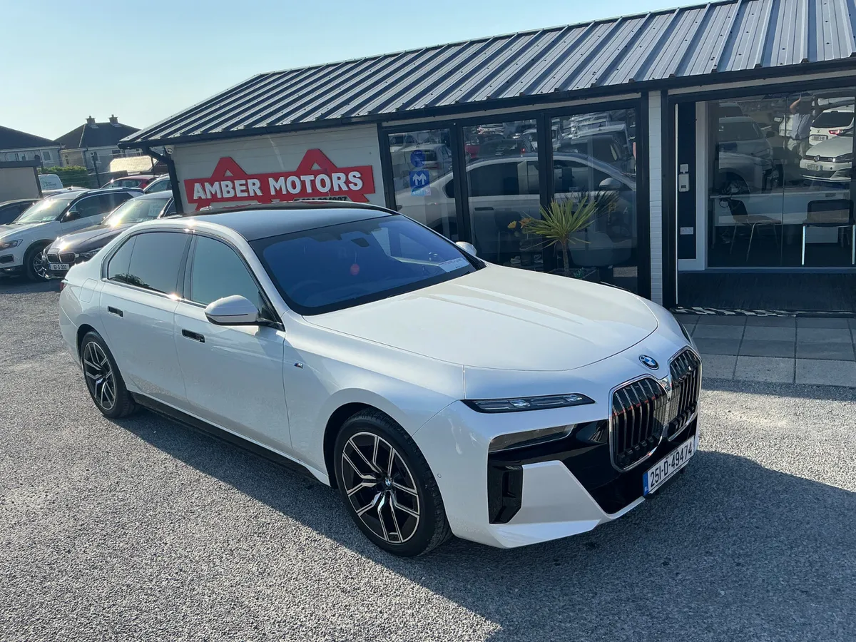 2025 - BMW  i7 - Image 1