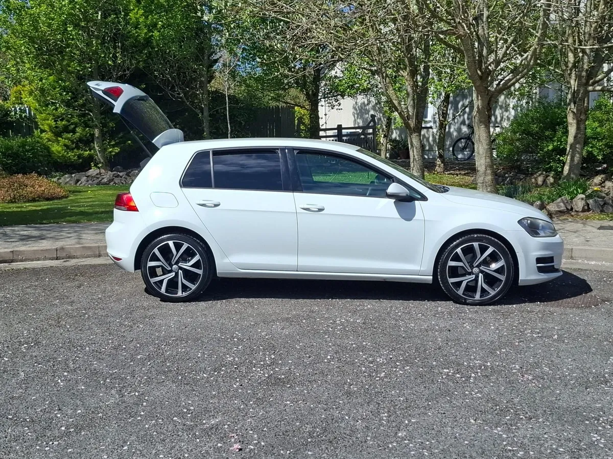 Volkswagen Golf 2015 - Image 1