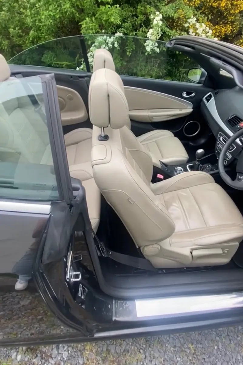 Renault Megane 2010 - Image 2