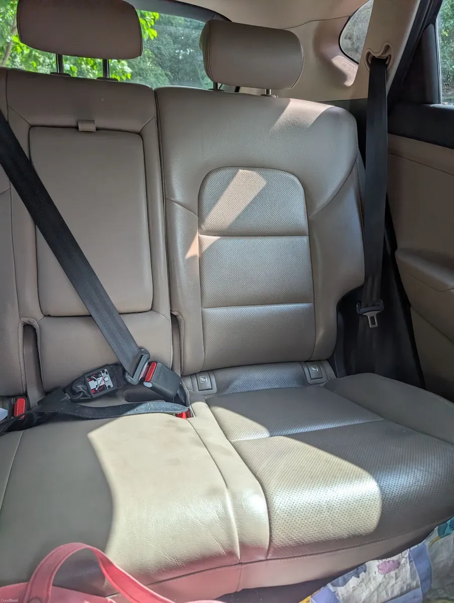 Hyundai Tucson Executive 2019-Leather heated seats - Image 6