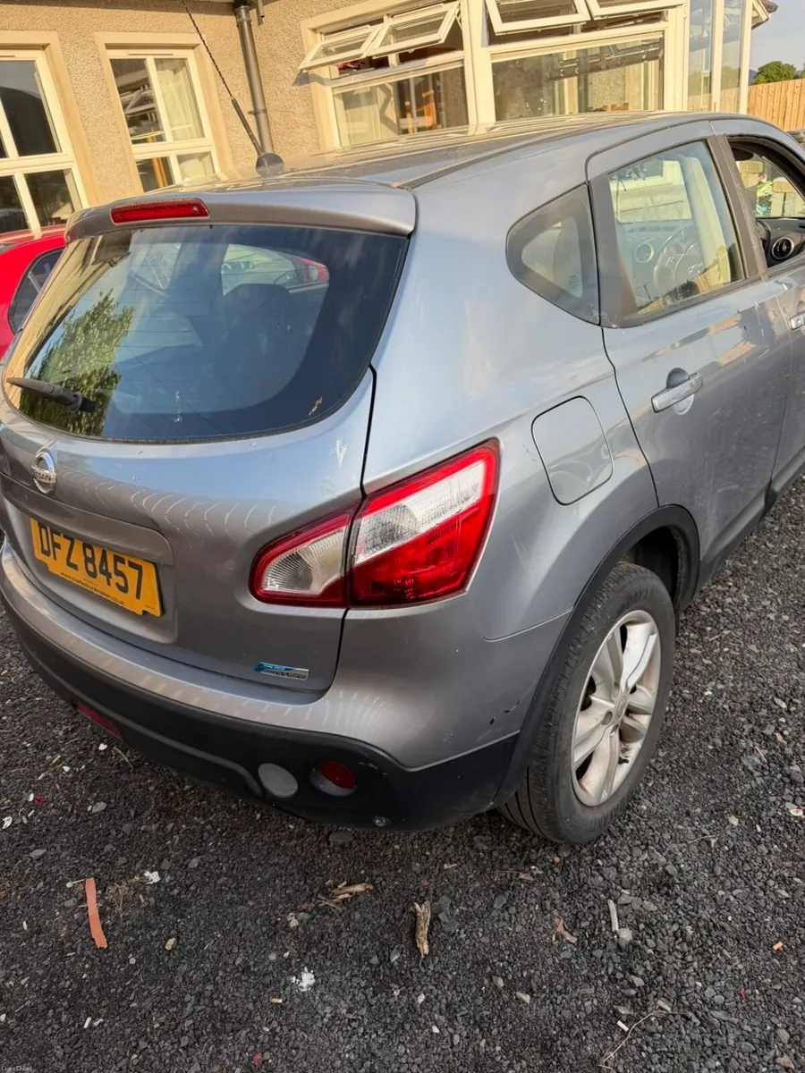 Car - Image 2