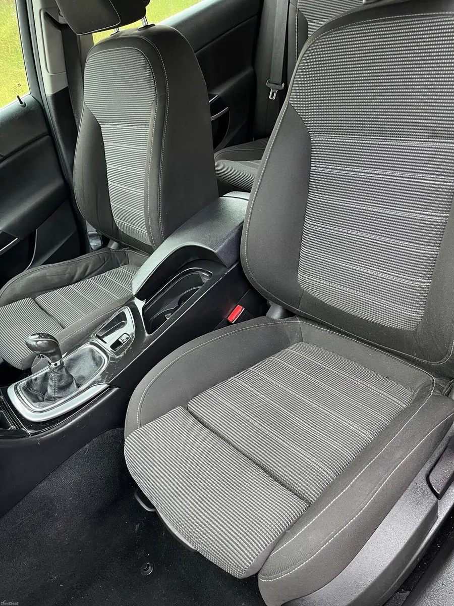 Vauxhall Insignia SRI 2010 - Image 4