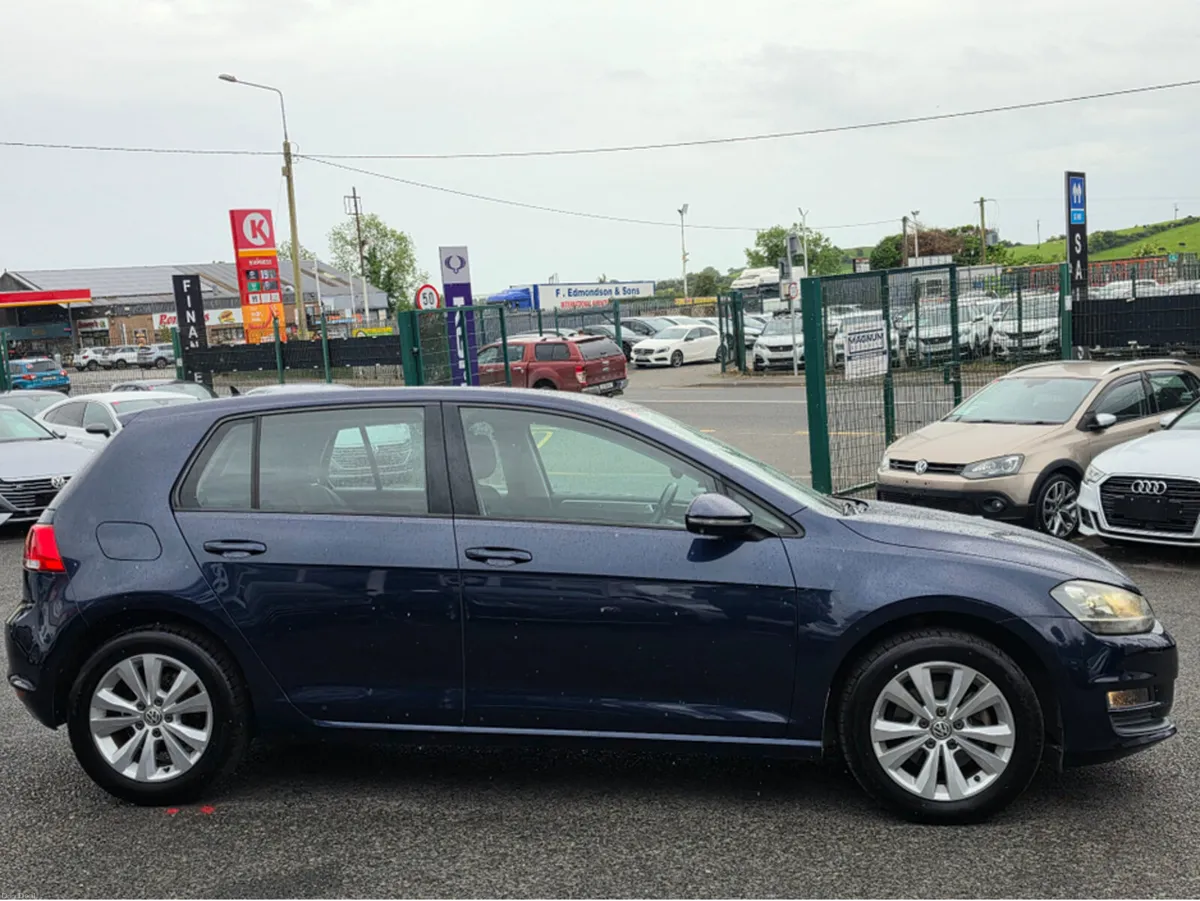 Volkswagen Golf 1.2 TSI- COMFRTLINE- REVERSING CAM - Image 2