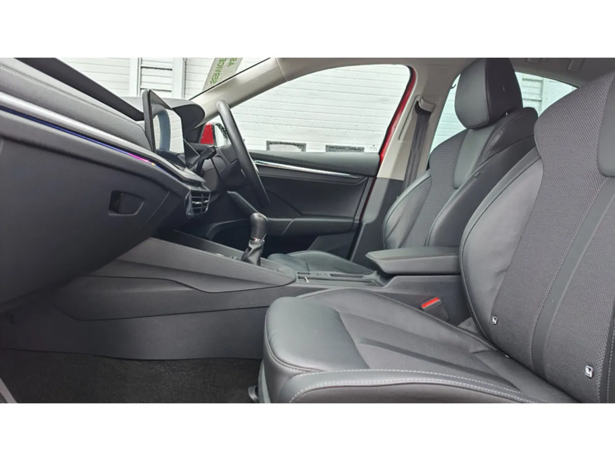 Skoda Octavia EDITION 30 2.0 TDI 115 BHP- HEATED S - Image 1