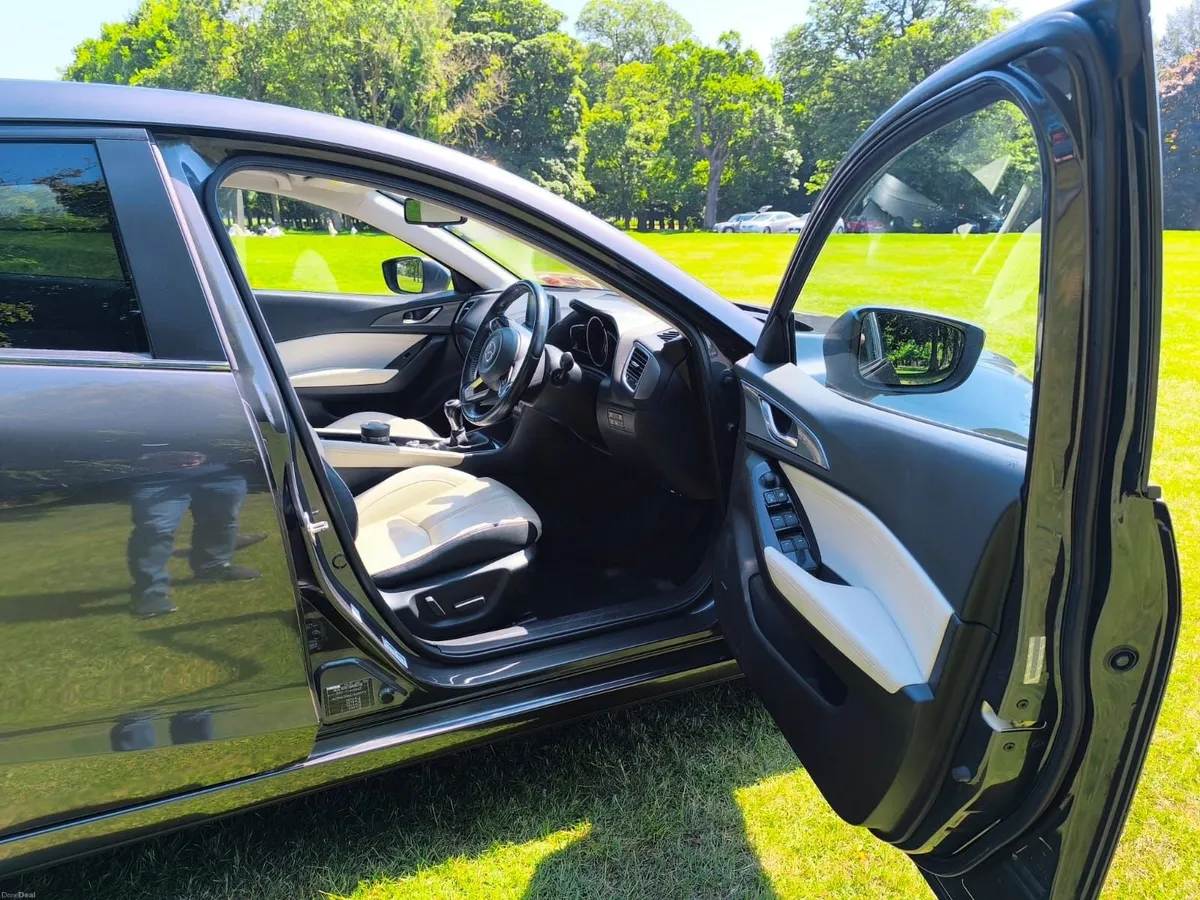 2018 Mazda 3 Platinum 1.5 - Image 2