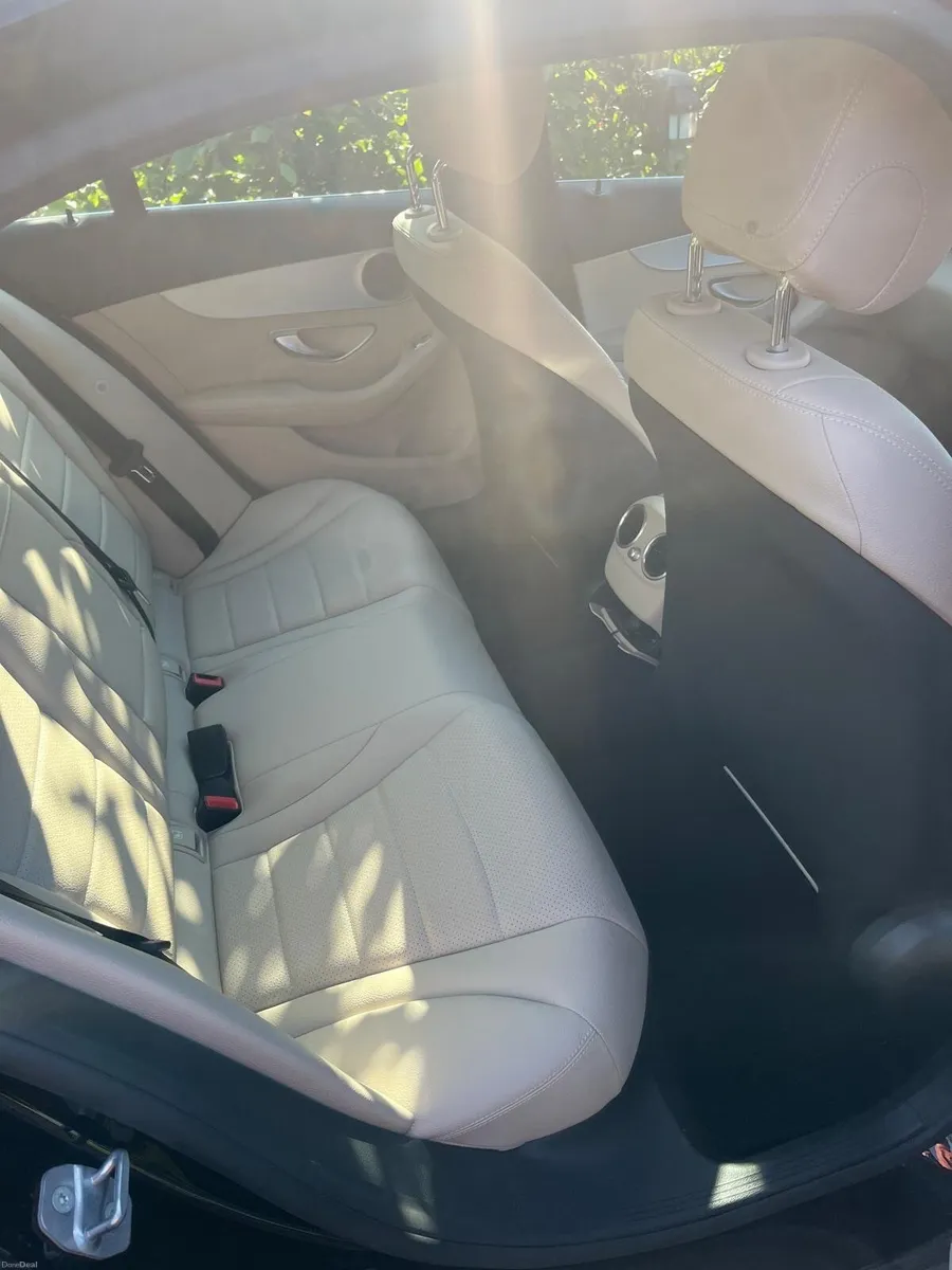 Mercedes-Benz C-Class 2018 - Image 3