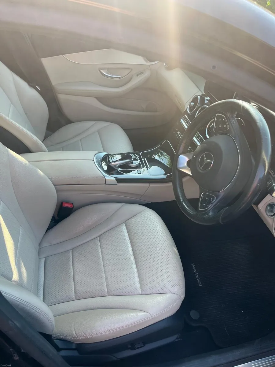 Mercedes-Benz C-Class 2018 - Image 4
