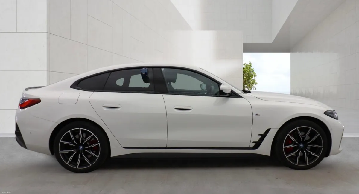 BMW i4 M Sport 84Kwh 2022 - Image 3