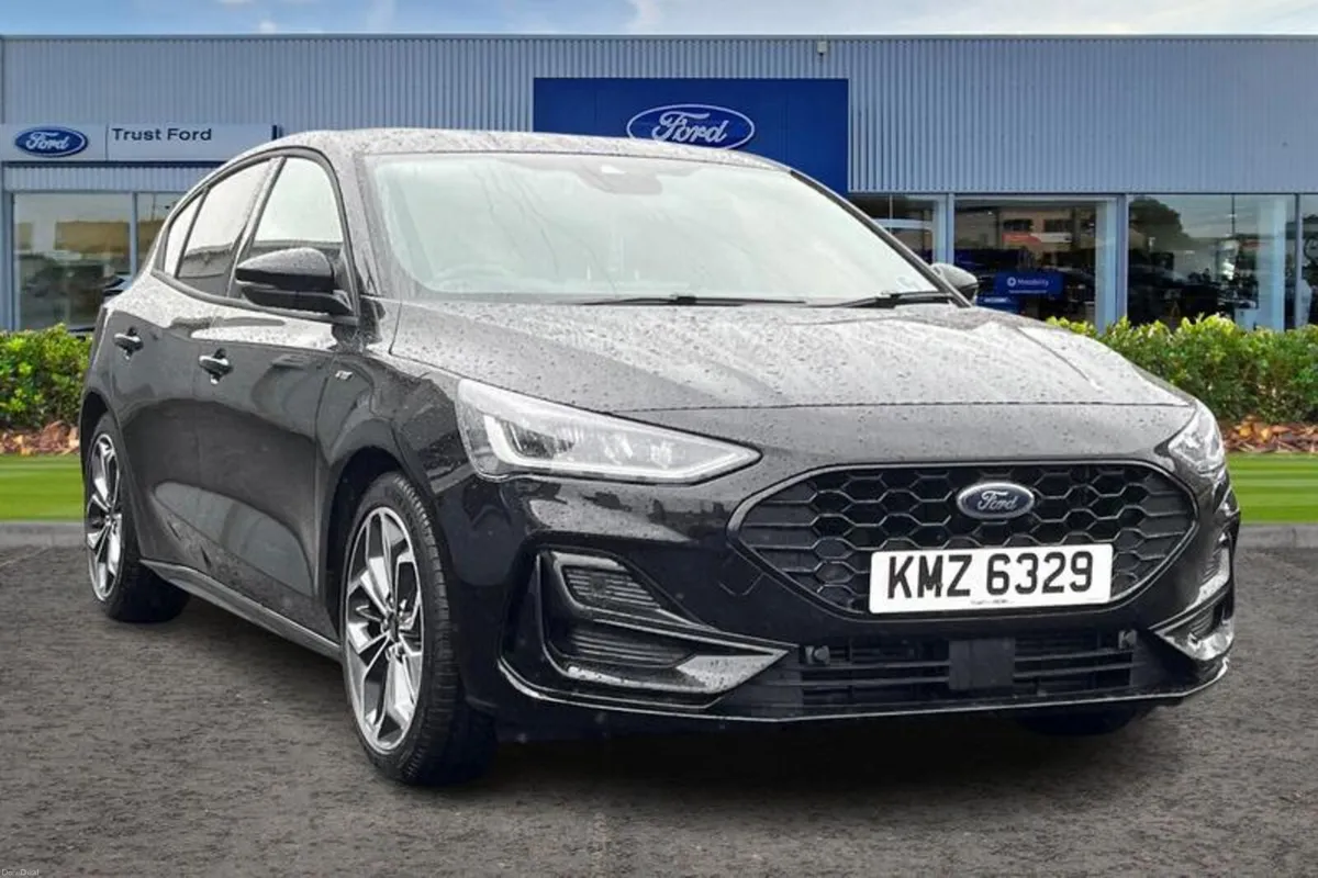 Ford Focus 1.0T EcoBoost MHEV ST-Line X Hatchback - Image 1