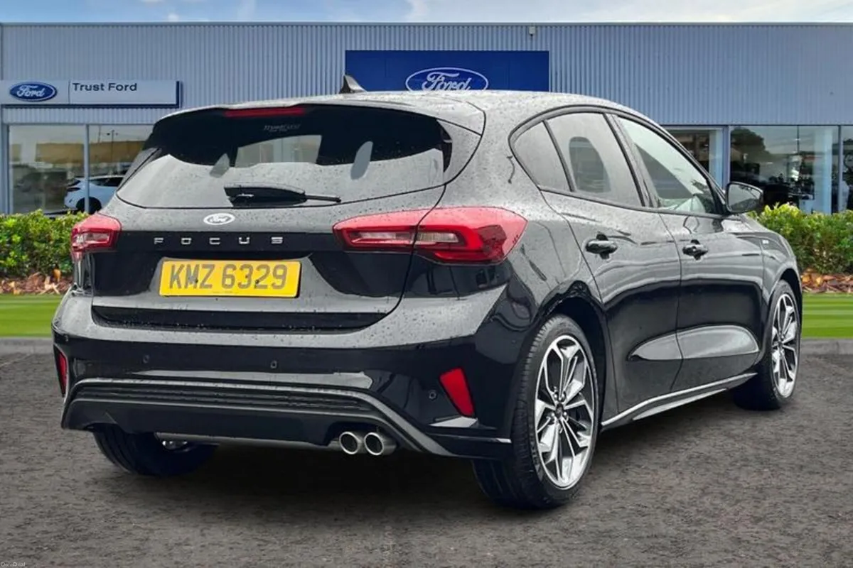 Ford Focus 1.0T EcoBoost MHEV ST-Line X Hatchback - Image 4