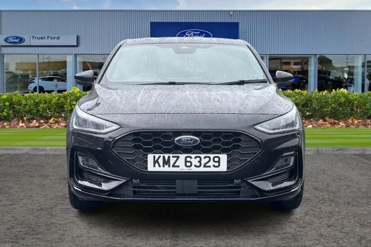 Ford Focus 1.0T EcoBoost MHEV ST-Line X Hatchback - Image 6