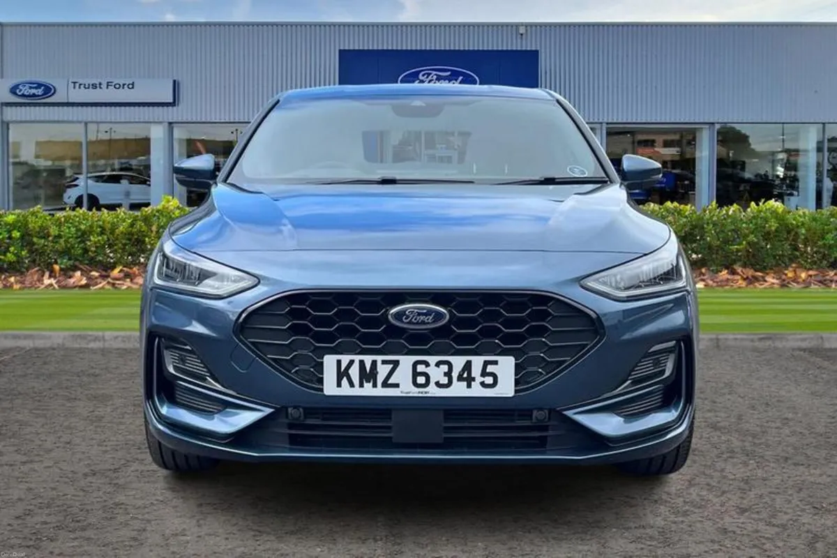 Ford Focus 1.0T EcoBoost MHEV ST-Line X Hatchback - Image 6