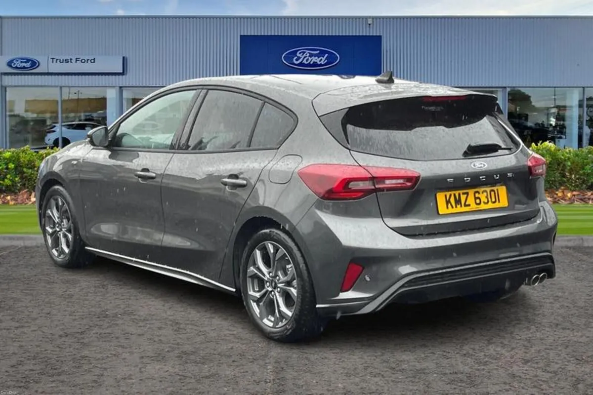 Ford Focus 1.0T EcoBoost MHEV ST-Line Hatchback 5d - Image 2