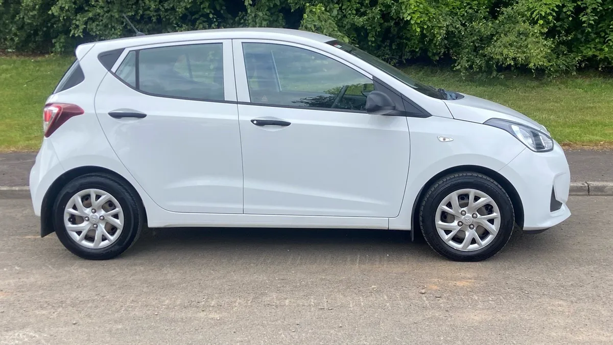 Hyundai i10 - Image 2
