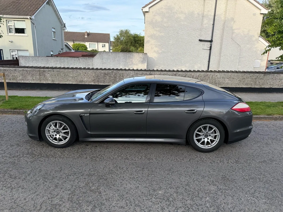 Porshe Panamera - Image 2