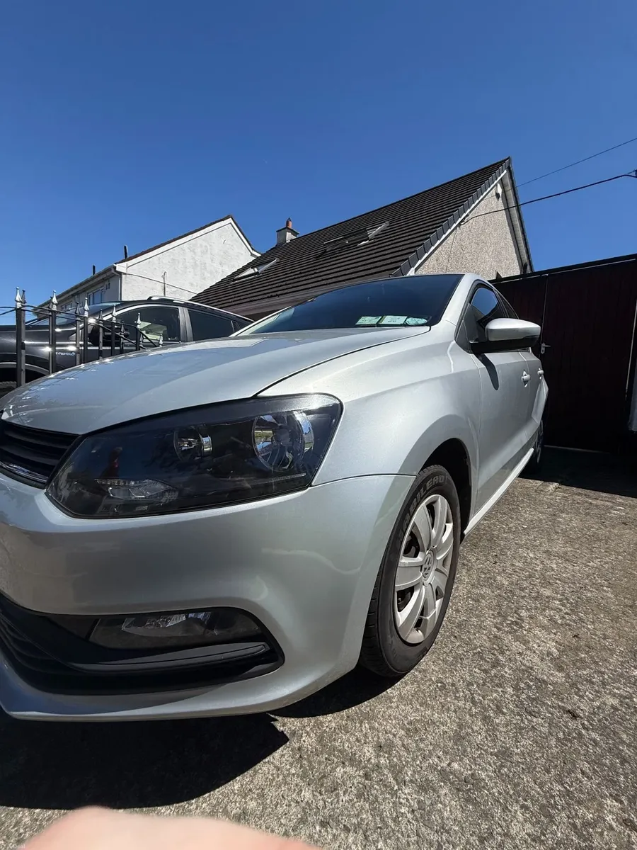 Volkswagen Polo 2015 - Image 2