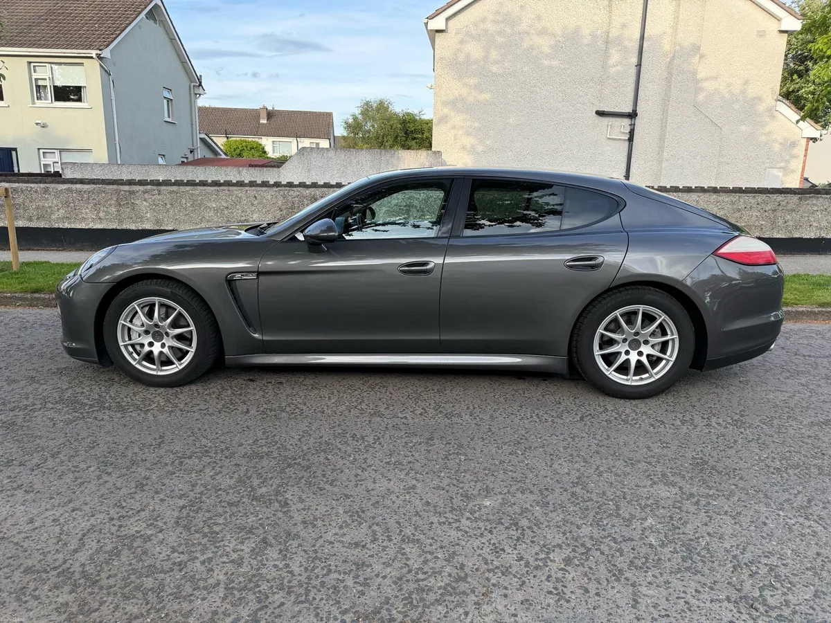 Porshe Panamera - Image 3