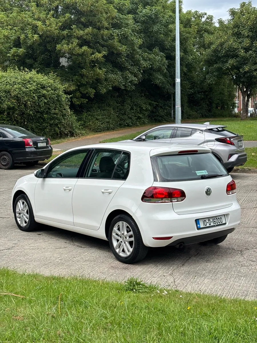 Volkswagen Golf 2010 - Image 3