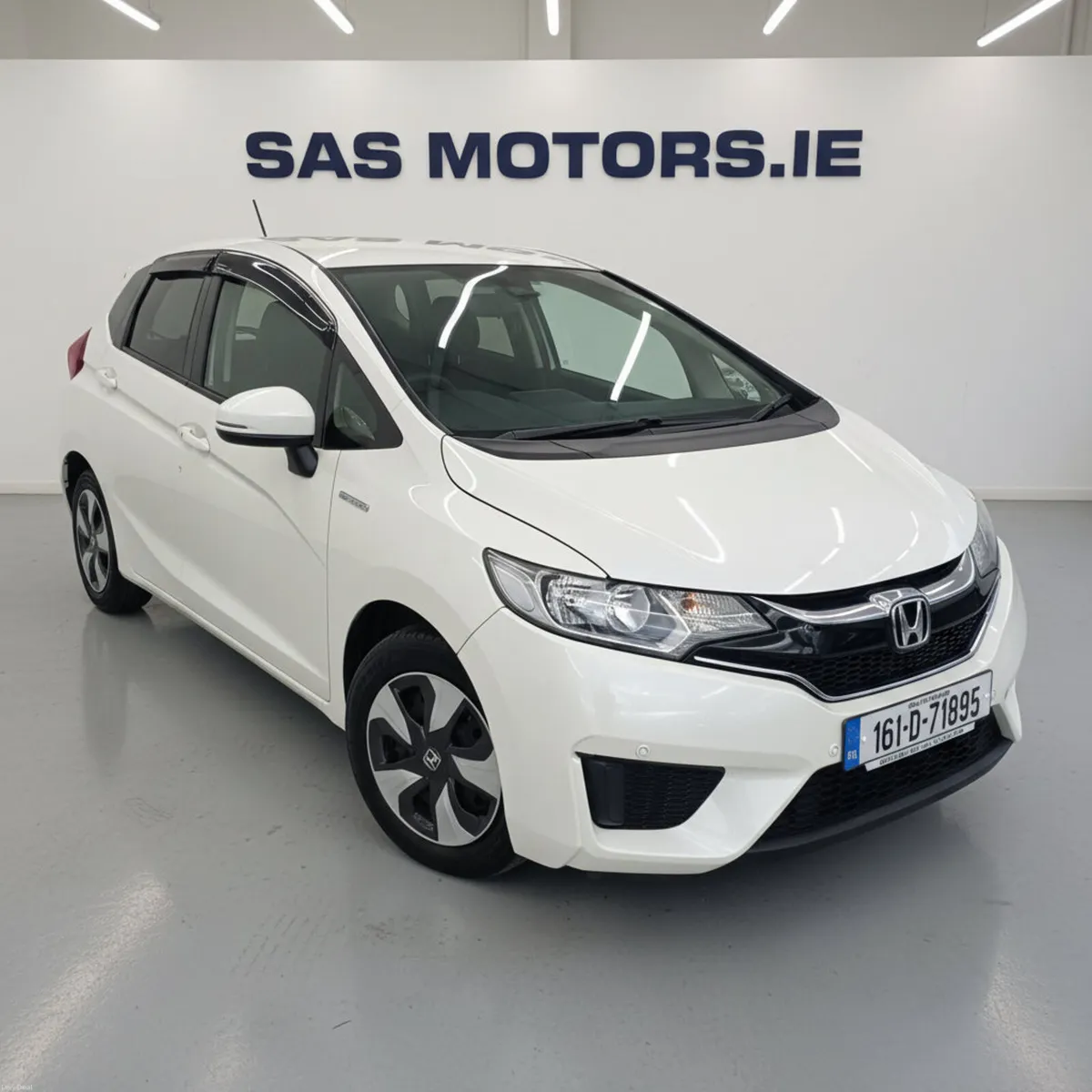 Honda Fit Hybrid Automatic 2016 Low Miles - Image 1