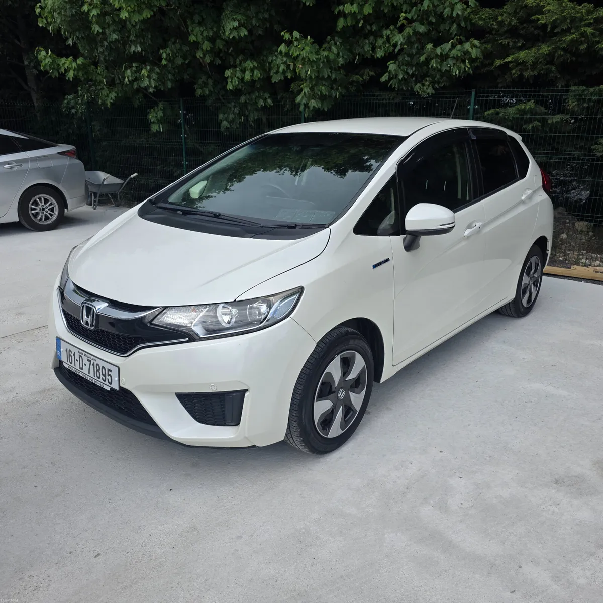 Honda Fit Hybrid Automatic 2016 Low Miles - Image 3