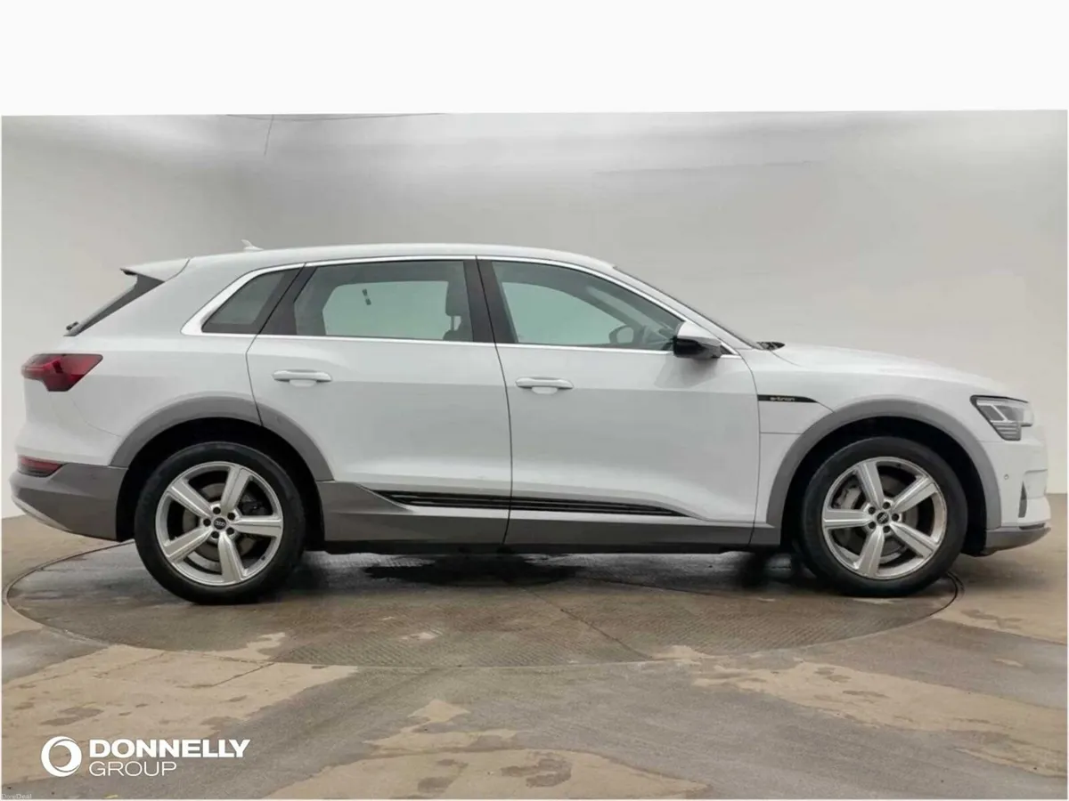 Audi E-tron Estate Technik - Image 4