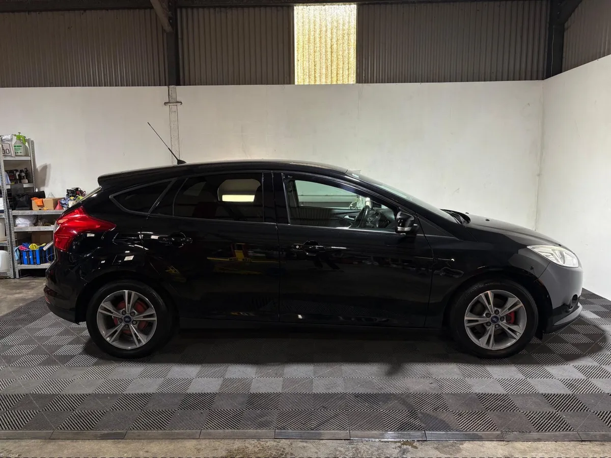 Ford Focus 2014 - Image 6