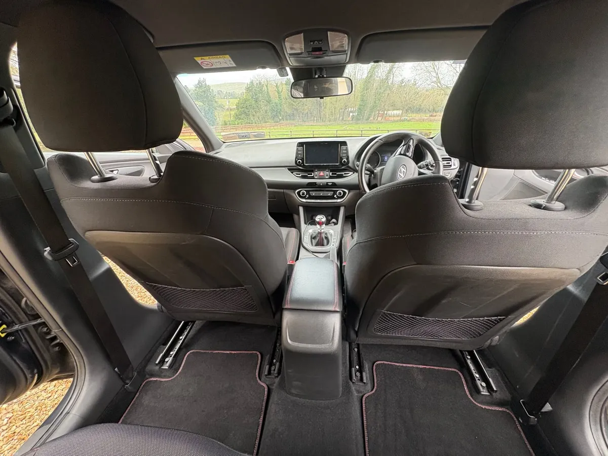 Hyundai i30 2023 - Image 2