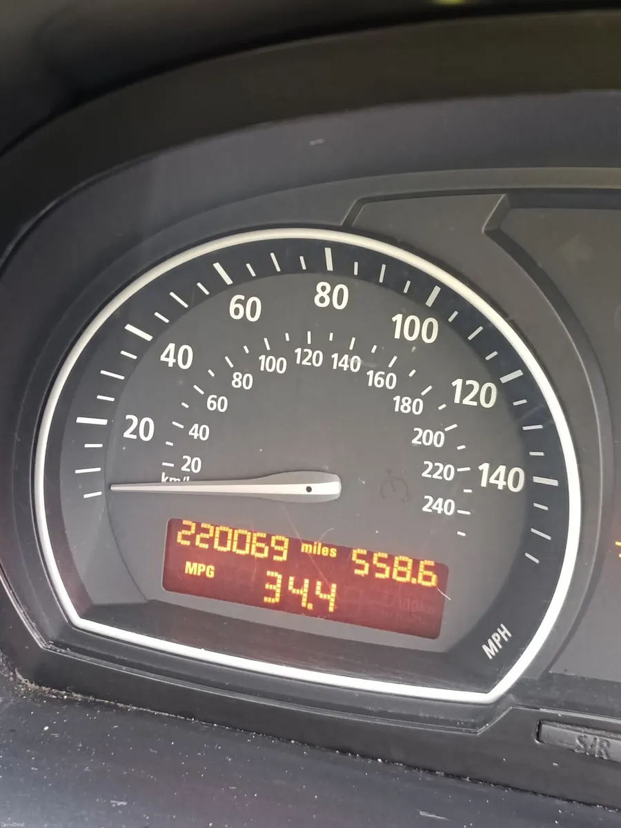BMW X3 2.0 2004 - Image 2