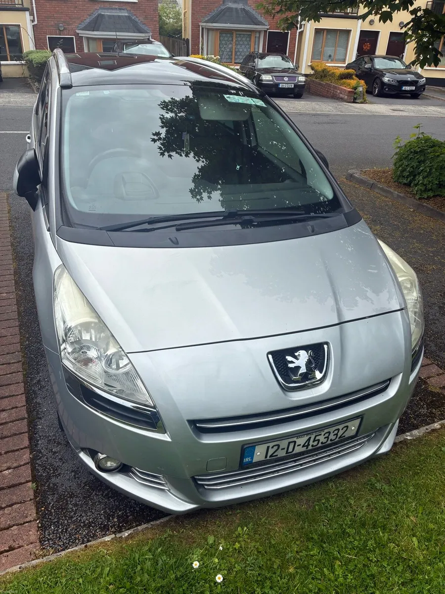 Peugot 5008 , 7 seater , semi automatic 2012 - Image 1