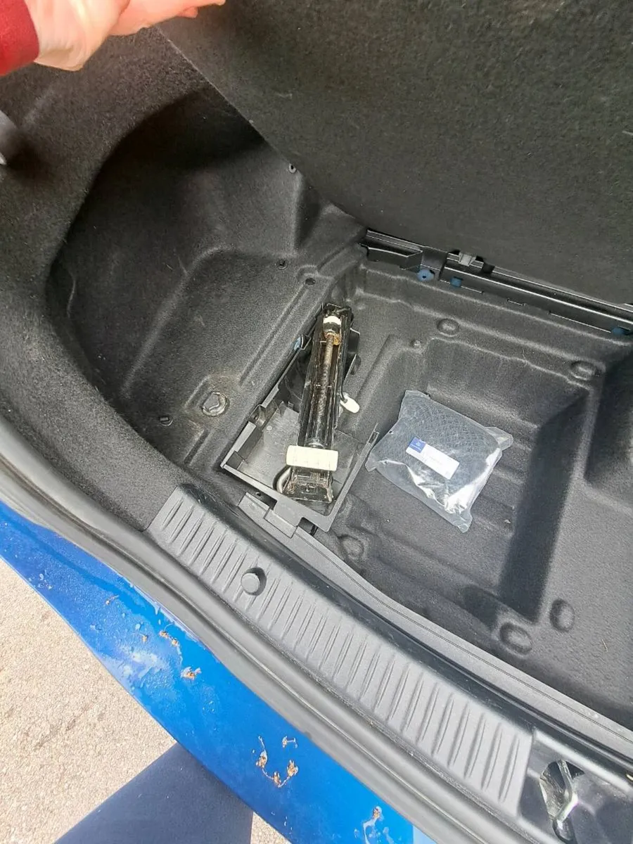 Mercedes C Class - Image 6