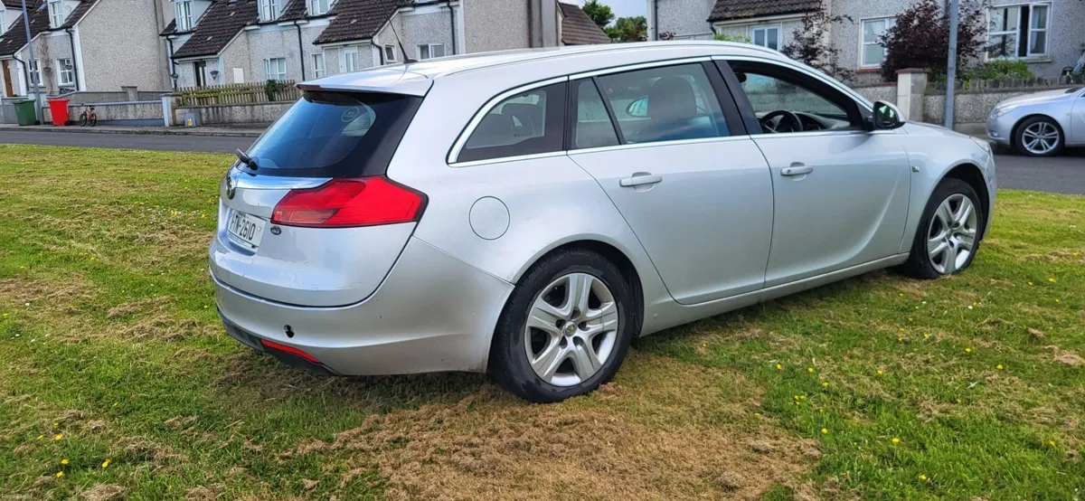 Vauxhall Insignia 2011 - Image 3