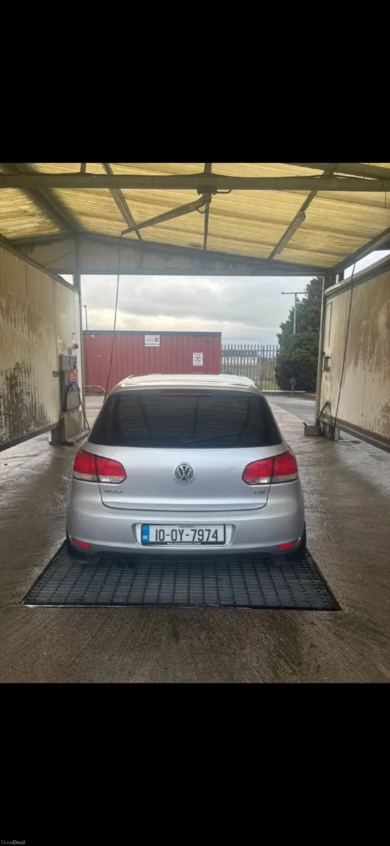 Volkswagen Golf 2010 - Image 2