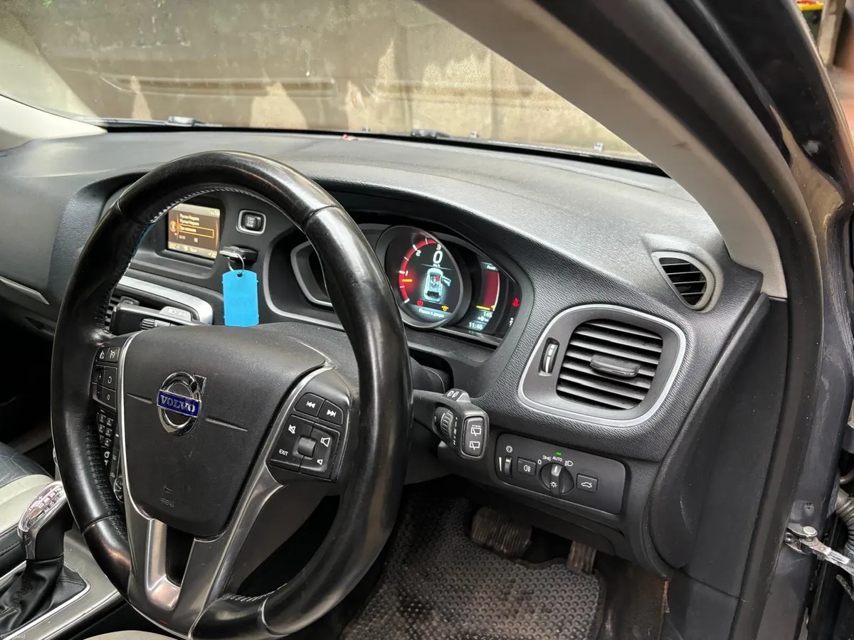Volvo V40 2013 - Image 4