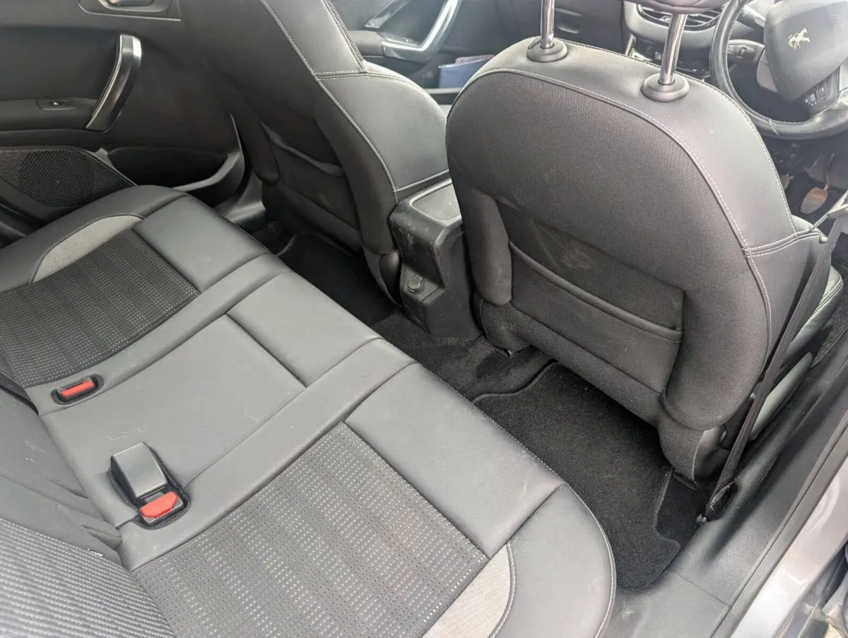 Peugeot 2008 Allure 1.2 - Image 6