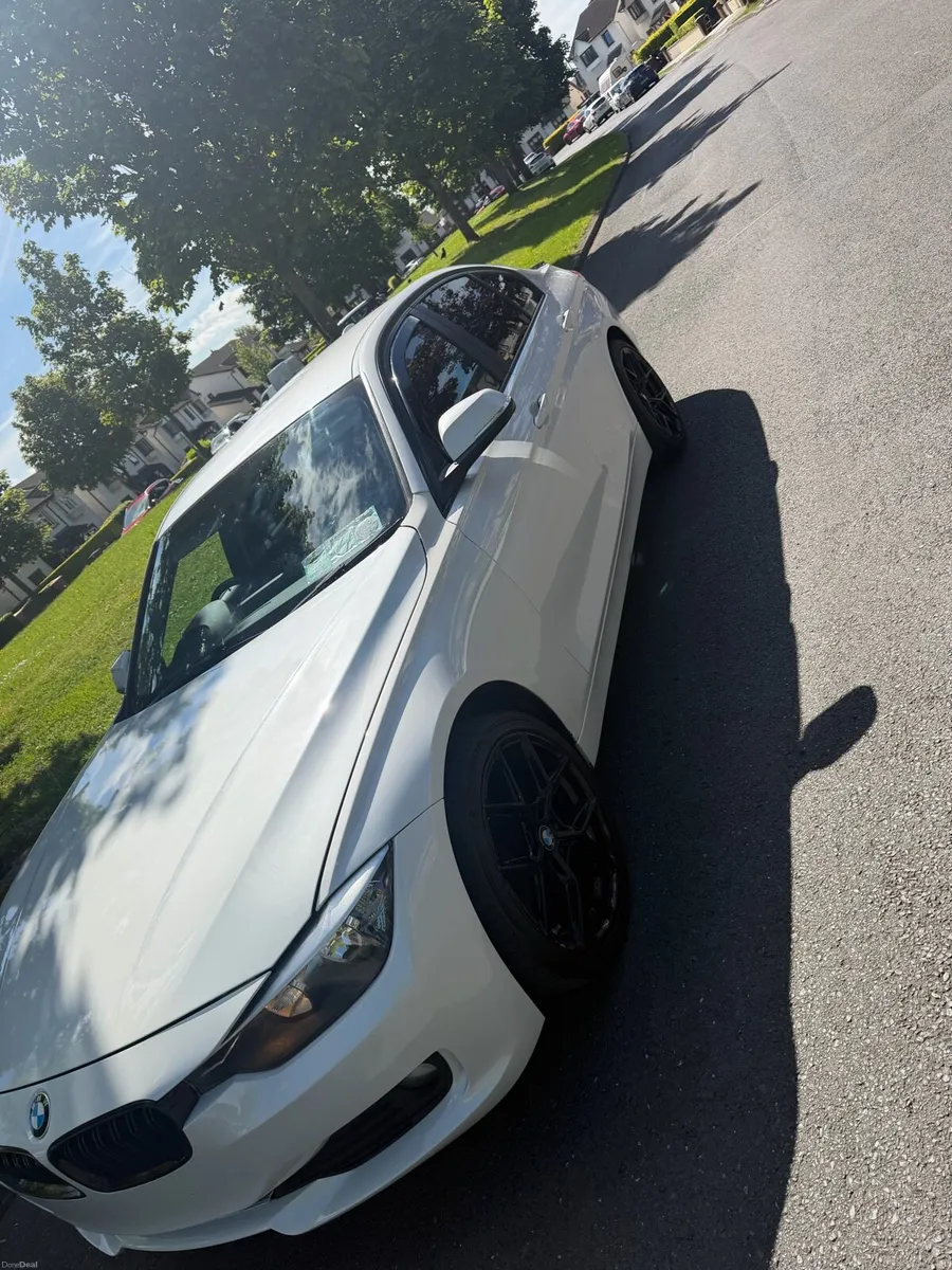 BMW F30. 320D - Image 1