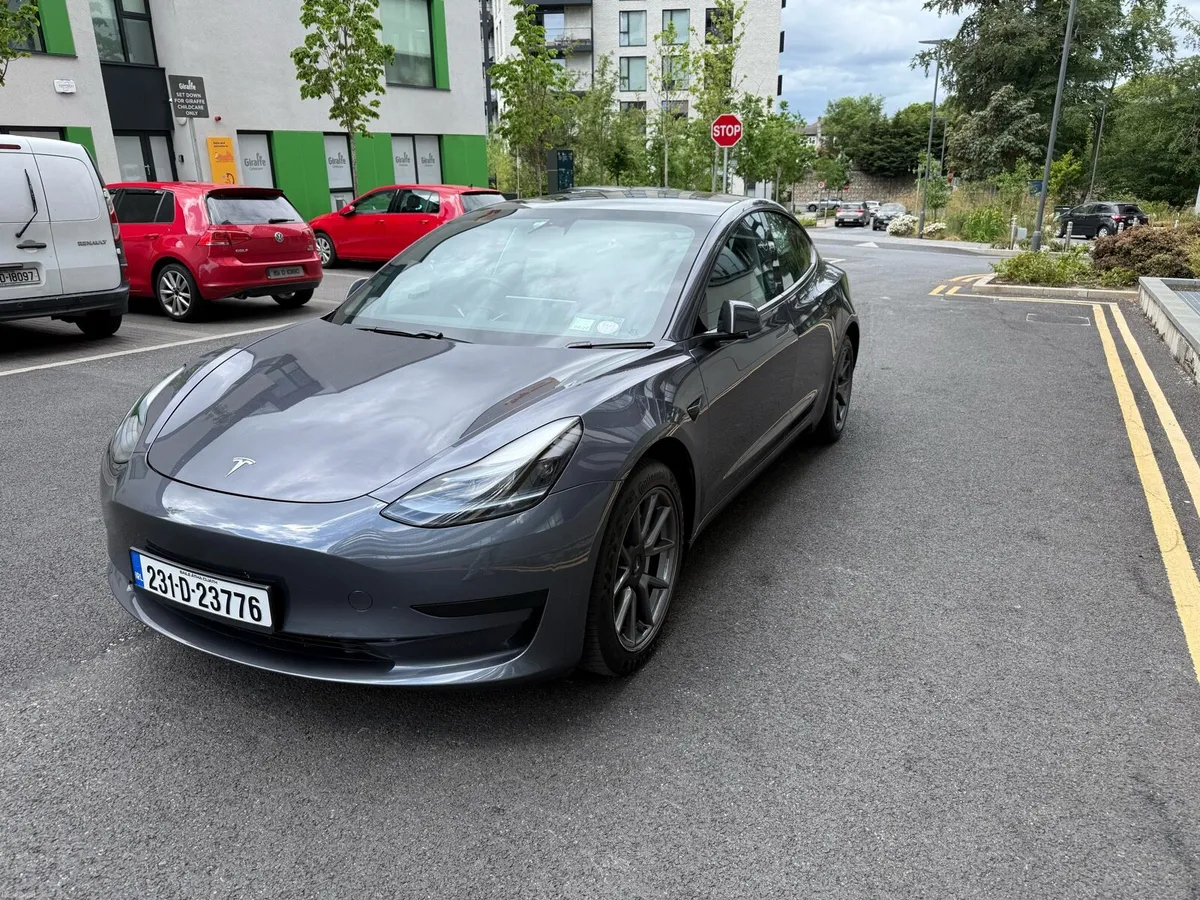 Tesla Model 3 - Image 2