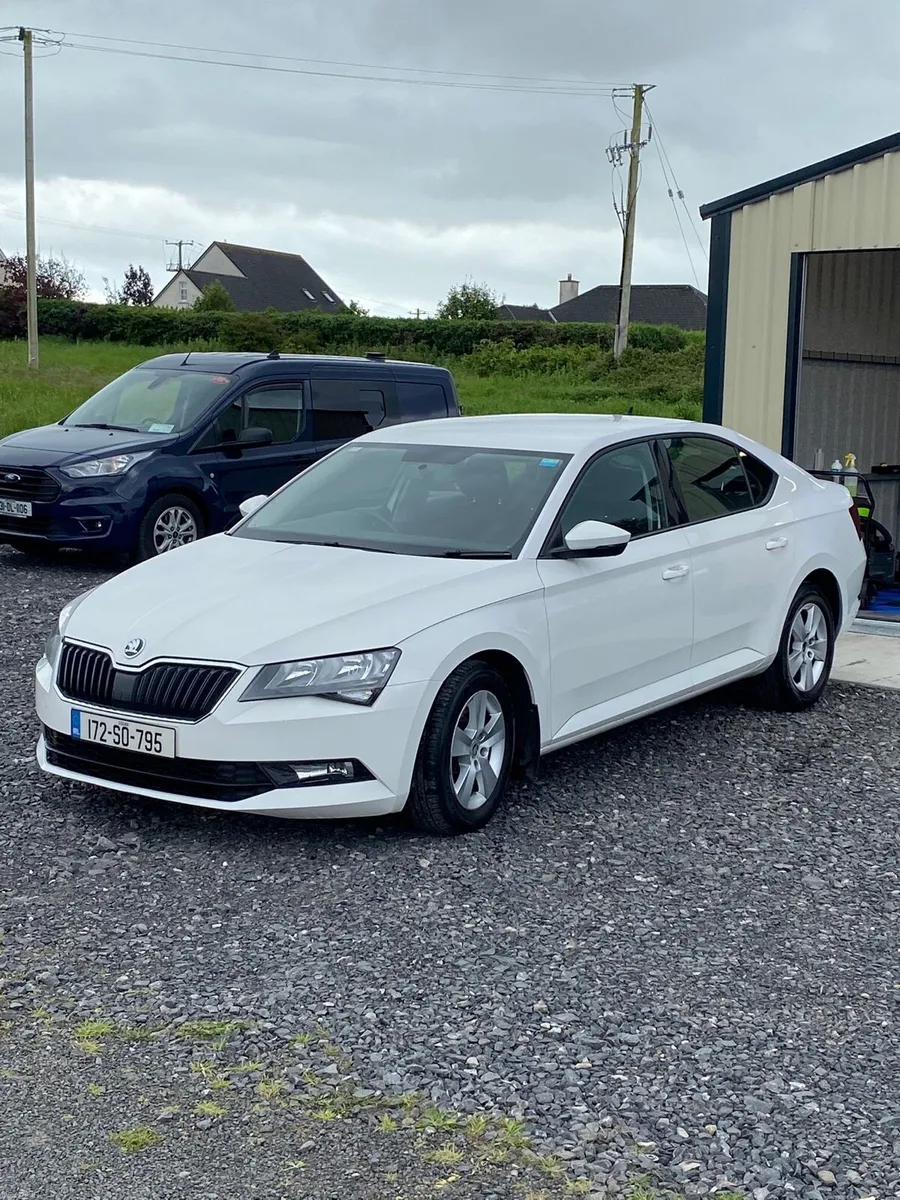 2017 Skoda superb - Image 1