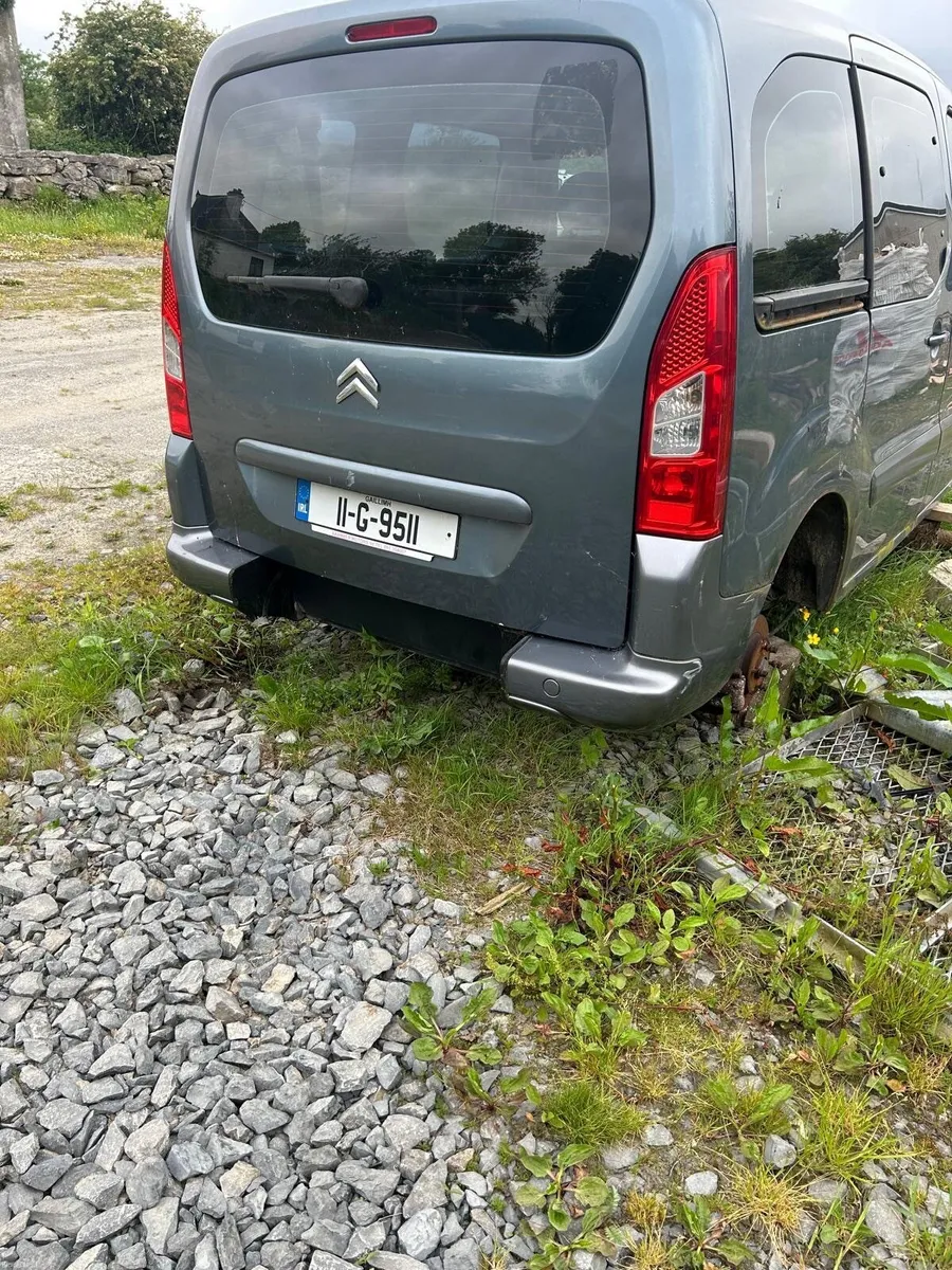 Berlingo Multispace wheelchair van for breaking - Image 4