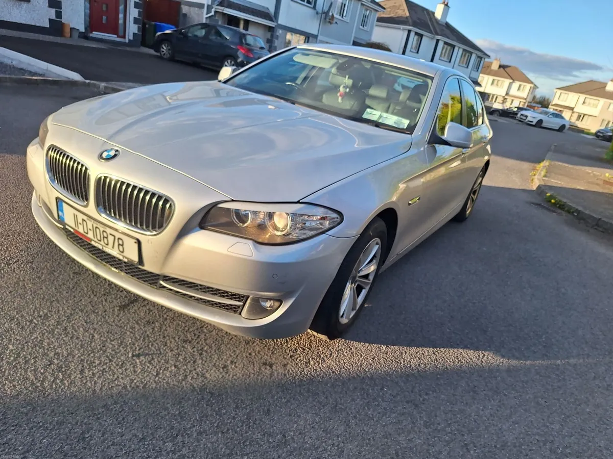 BMW 5-Series 2011 - Image 1